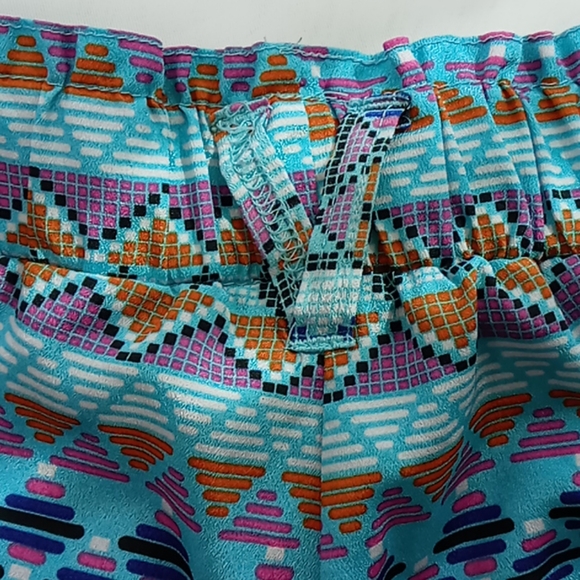 B Bop colorful patterned Shorts M SIZE - Picture 3 of 10